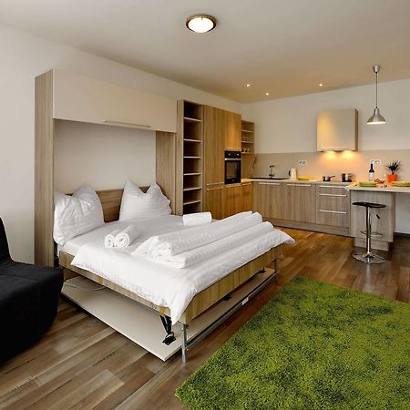 Ambiente Serviced Apartments - Dunajska Bratislava Bagian luar foto