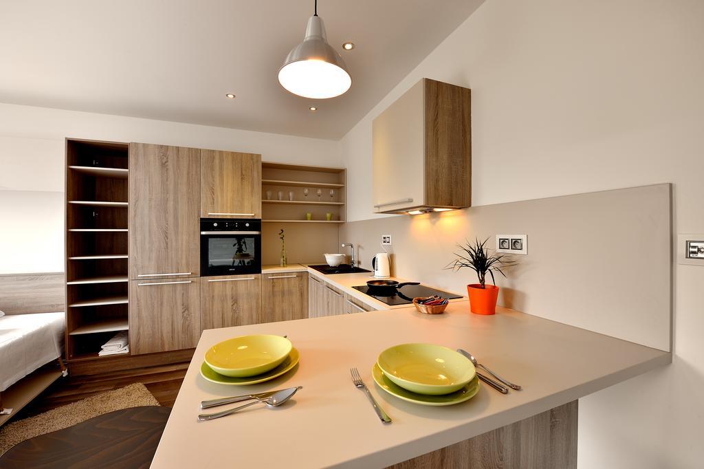 Ambiente Serviced Apartments - Dunajska Bratislava Bagian luar foto