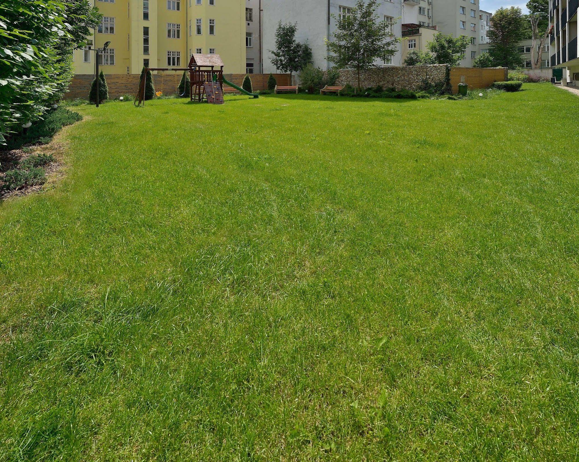 Ambiente Serviced Apartments - Dunajska Bratislava Bagian luar foto