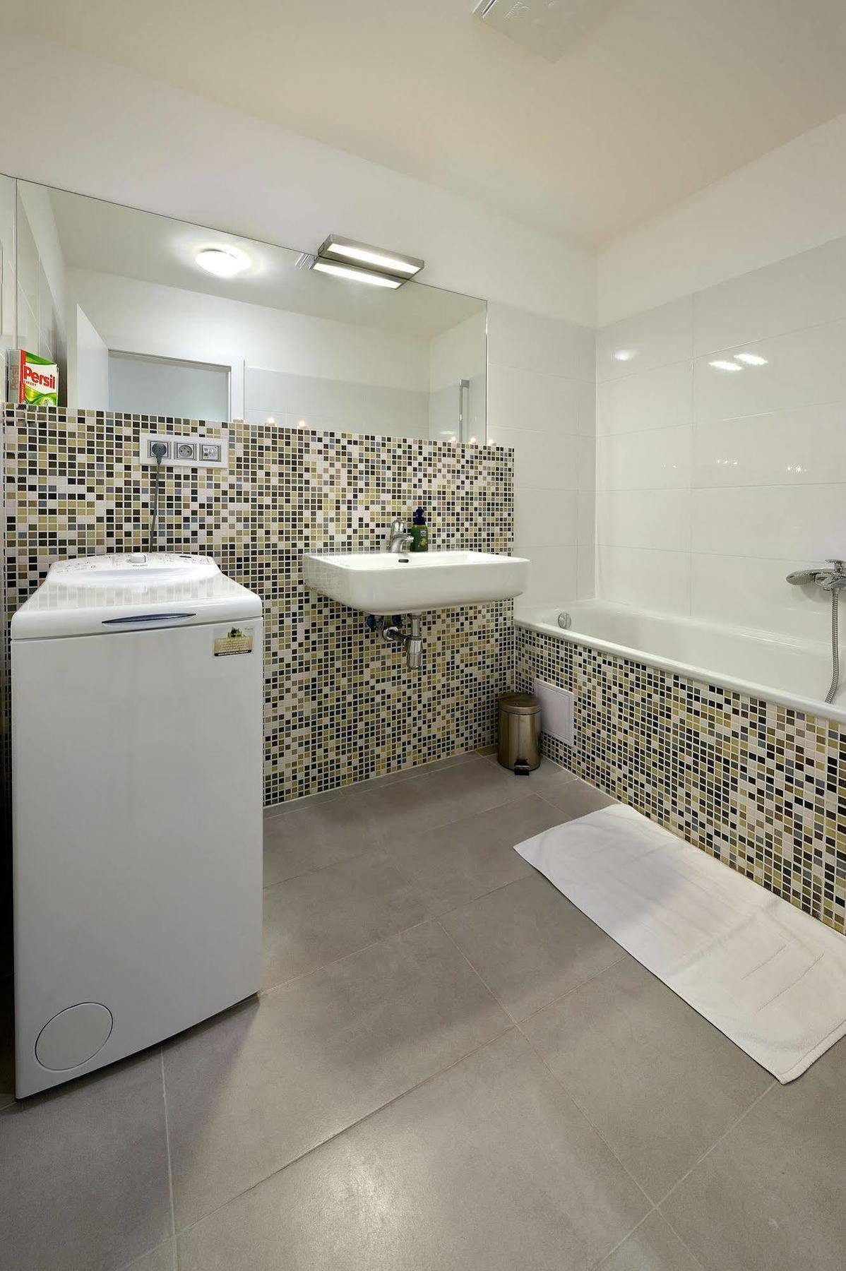 Ambiente Serviced Apartments - Dunajska Bratislava Bagian luar foto