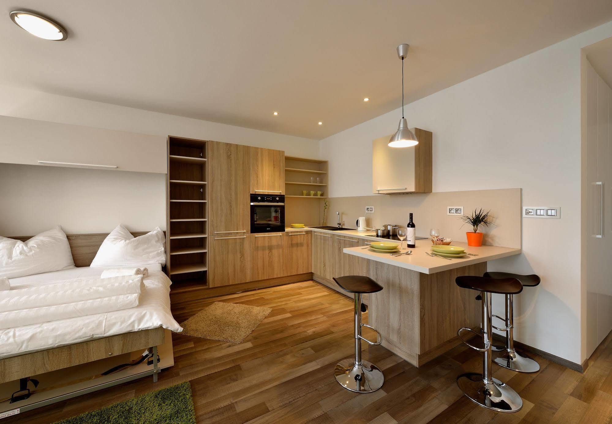 Ambiente Serviced Apartments - Dunajska Bratislava Bagian luar foto