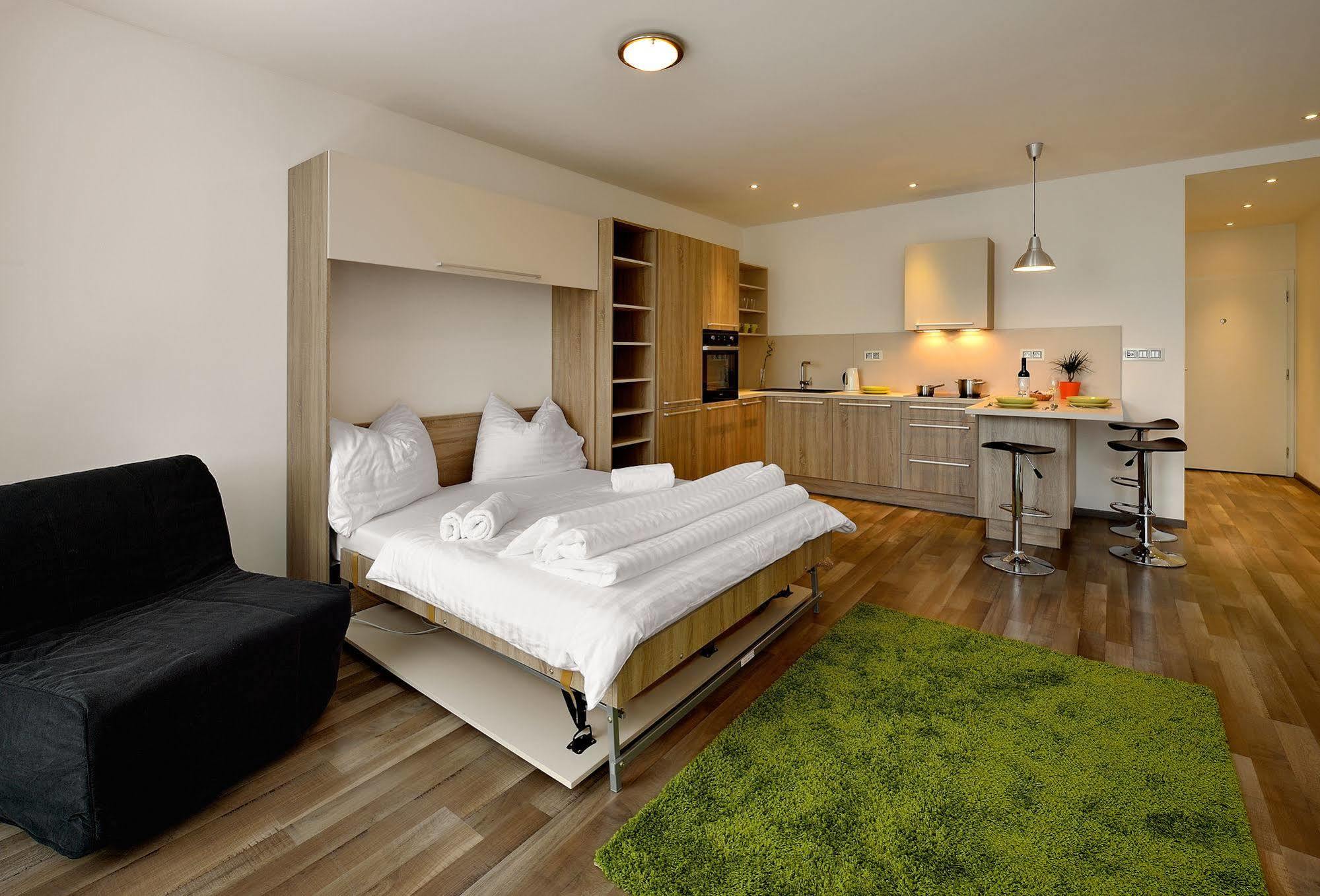 Ambiente Serviced Apartments - Dunajska Bratislava Bagian luar foto
