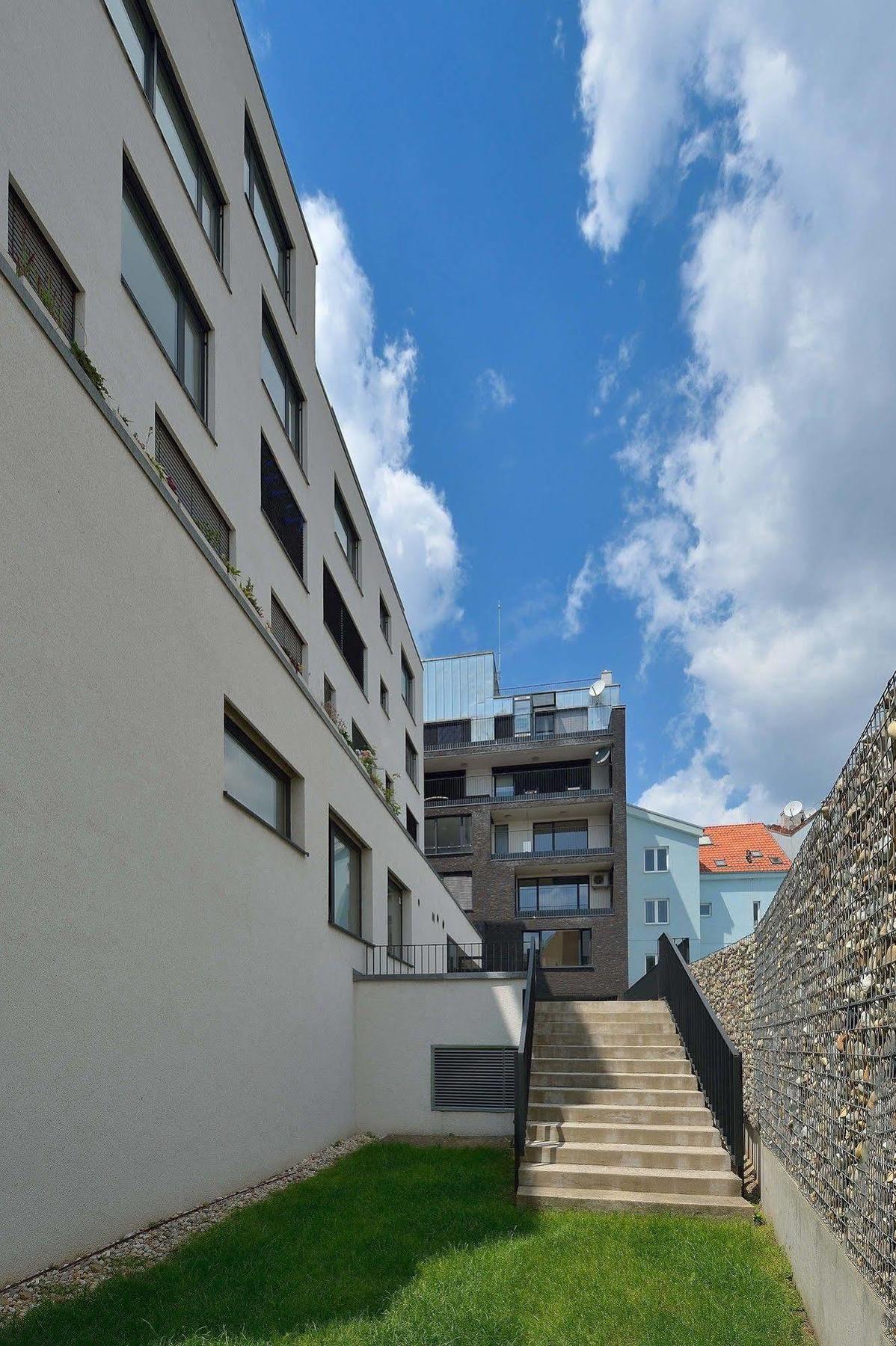 Ambiente Serviced Apartments - Dunajska Bratislava Bagian luar foto